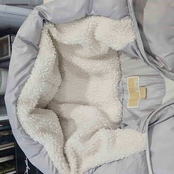Michael Kors Light Grey Puffer Coat Size 7/8 - Picture 12 of 12
